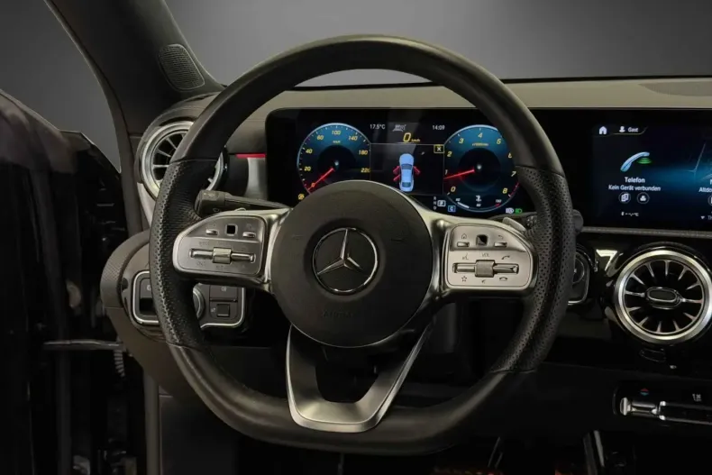 Mercedes-Benz CLA 250 din 2022 cu 53.970 km - oferta MER153141 - foto 18