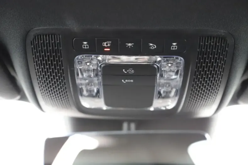 Mercedes-Benz CLA 220 din 2024 cu 15.000 km - oferta MER153142 - foto 11