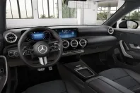 Mercedes-Benz CLA 200 din 2024 cu 10.380 km - oferta MER153143 - foto 8