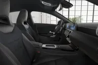 Mercedes-Benz CLA 200 din 2024 cu 10.380 km - oferta MER153143 - foto 9