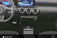 Mercedes-Benz CLA 200 din 2024 cu 23.675 km - oferta MER153145 - foto 9