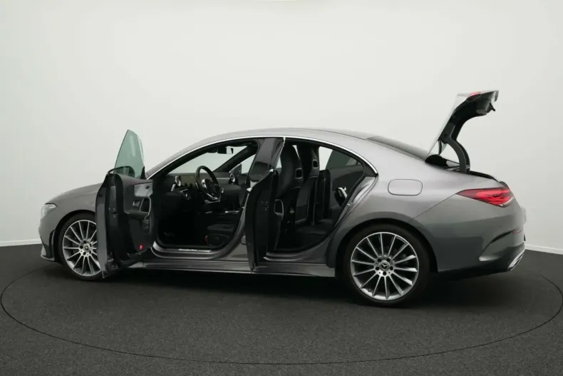 Mercedes-Benz CLA 200 din 2024 cu 19.796 km - oferta MER153147 - foto 16