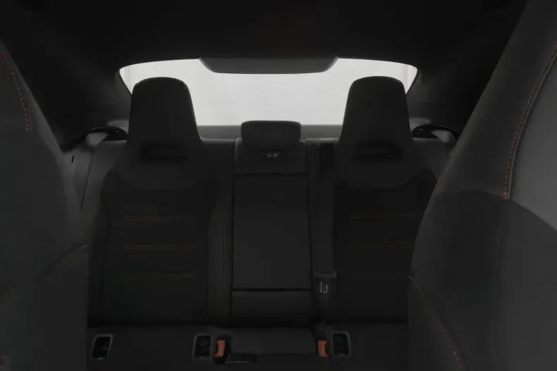 Mercedes-Benz CLA 200 din 2024 cu 19.796 km - oferta MER153147 - foto 22