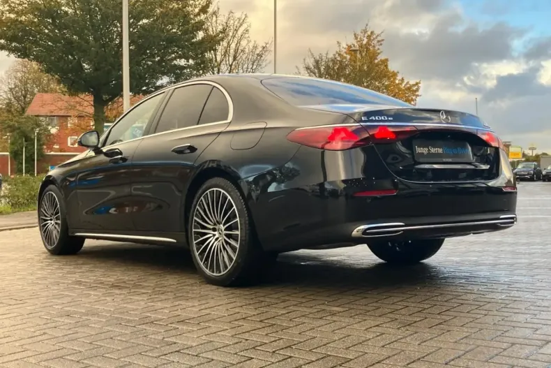 Mercedes-Benz E 400 din 2025 cu 4.700 km - oferta MER153149 - foto 4