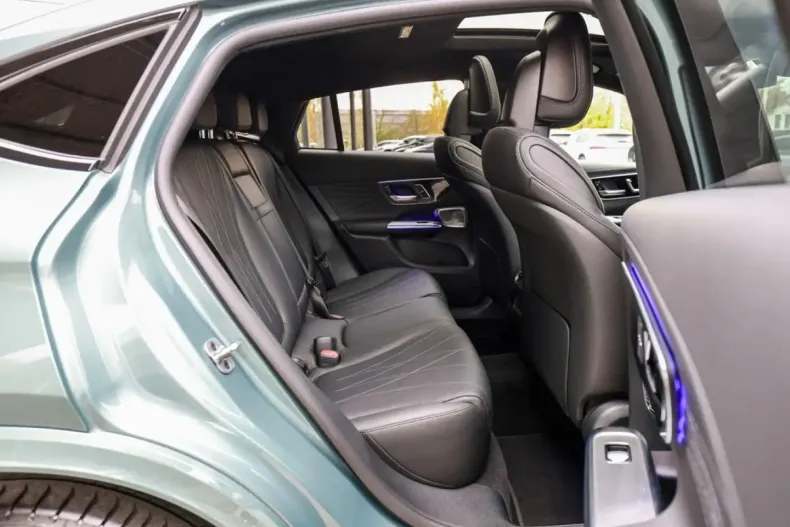 Mercedes-Benz GLC 300 din 2025 cu 14.987 km - oferta MER153161 - foto 4