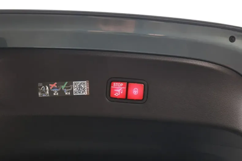 Mercedes-Benz GLC 300 din 2025 cu 14.987 km - oferta MER153161 - foto 25