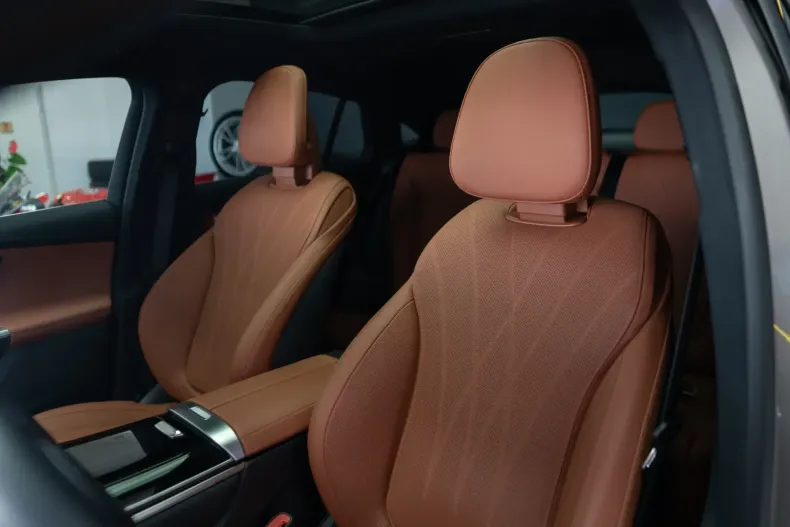 Mercedes-Benz GLC 200 din 2024 cu 16.200 km - oferta MER153171 - foto 12