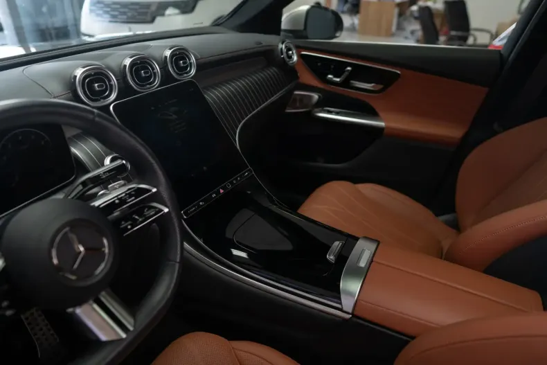 Mercedes-Benz GLC 200 din 2024 cu 16.200 km - oferta MER153171 - foto 14