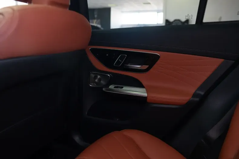 Mercedes-Benz GLC 200 din 2024 cu 16.200 km - oferta MER153171 - foto 15