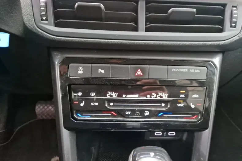 Volkswagen T-Cross din 2022 cu 170.000 km - oferta VOL153173 - foto 3