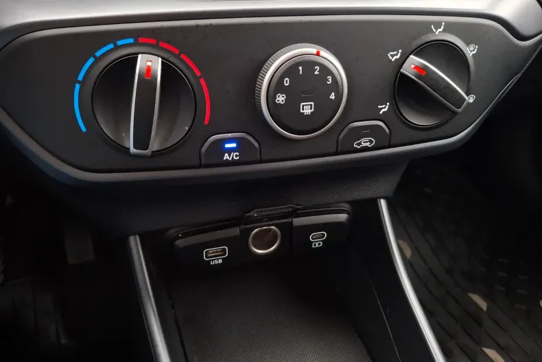 Hyundai i20 din 2023 cu 30.316 km - oferta HYU153182 - foto 24