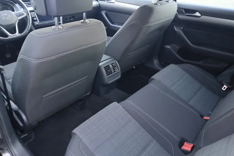 Volkswagen Passat din 2022 cu 103.988 km - oferta VOL153190 - foto 6