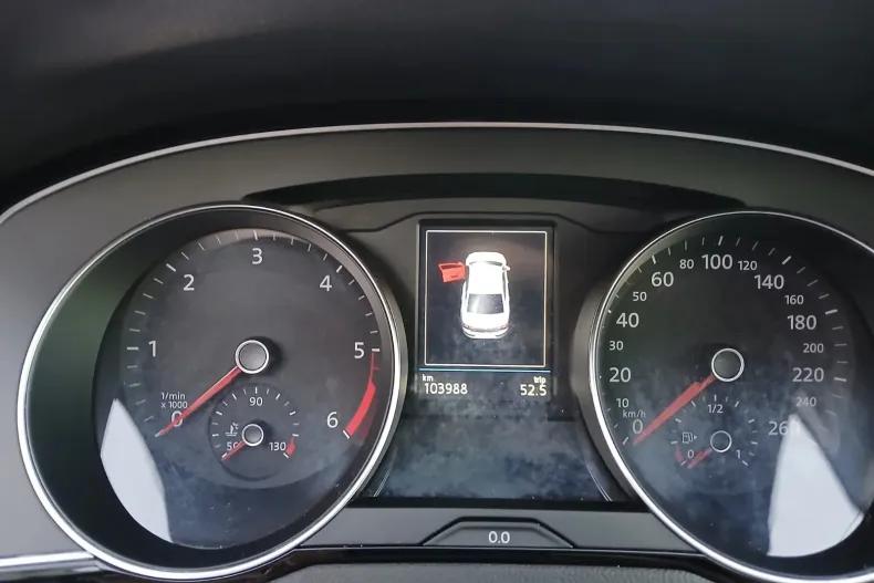 Volkswagen Passat din 2022 cu 103.988 km - oferta VOL153190 - foto 8