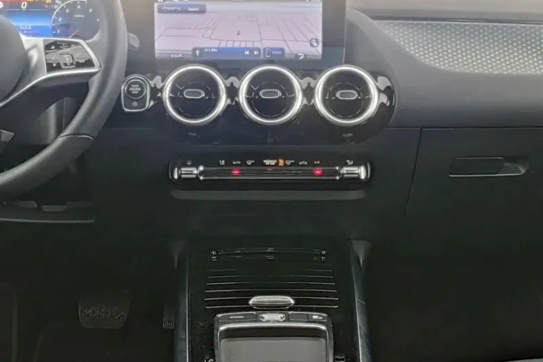 Mercedes-Benz GLA din 2024 cu 13.300 km - oferta MER153194 - foto 7