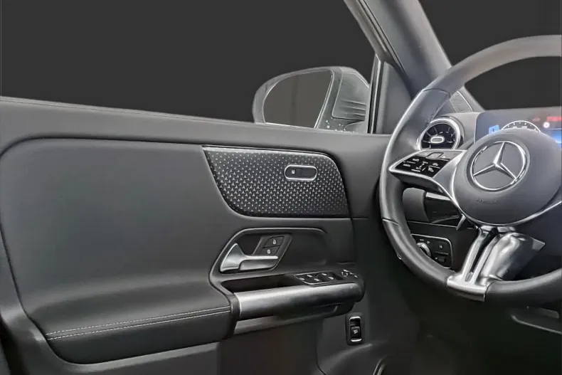 Mercedes-Benz GLA din 2024 cu 13.300 km - oferta MER153194 - foto 8