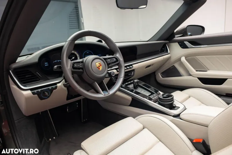 Porsche 911 din 2023 cu 18.200 km - oferta POR153196 - foto 12