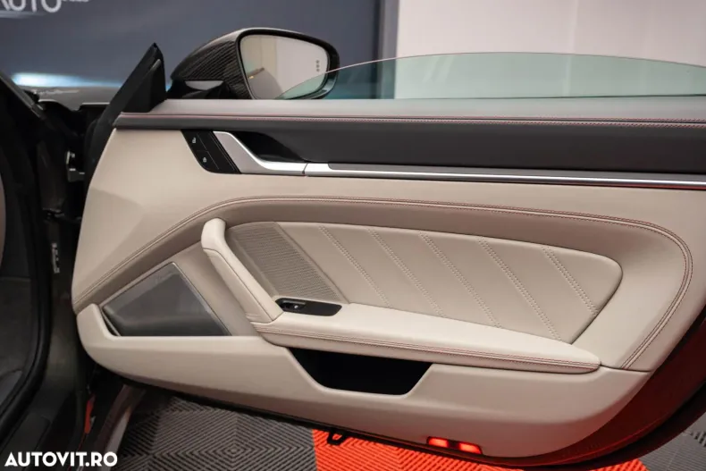 Porsche 911 din 2023 cu 18.200 km - oferta POR153196 - foto 15