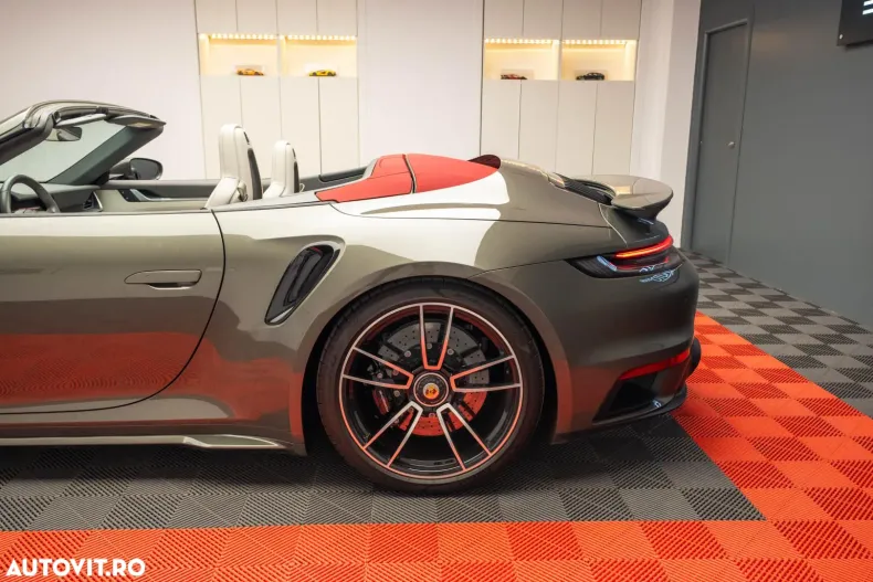 Porsche 911 din 2023 cu 18.200 km - oferta POR153196 - foto 19