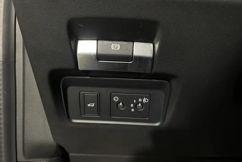 Land Rover Discovery Sport din 2021 cu 79.959 km - oferta LAN153199 - foto 27