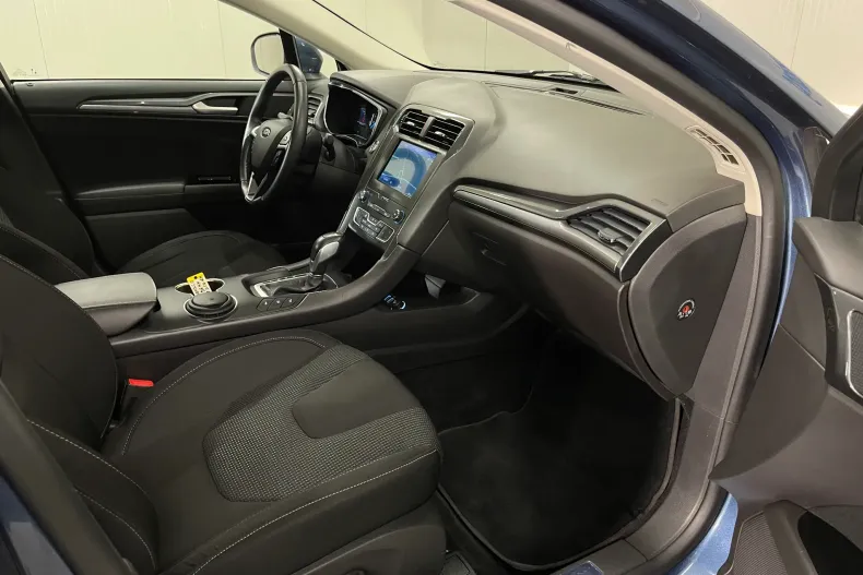 Ford Mondeo din 2021 cu 67.220 km - oferta FOR153200 - foto 9