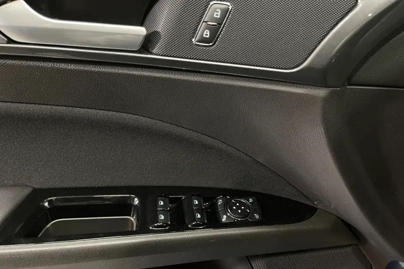 Ford Mondeo din 2021 cu 67.220 km - oferta FOR153200 - foto 20