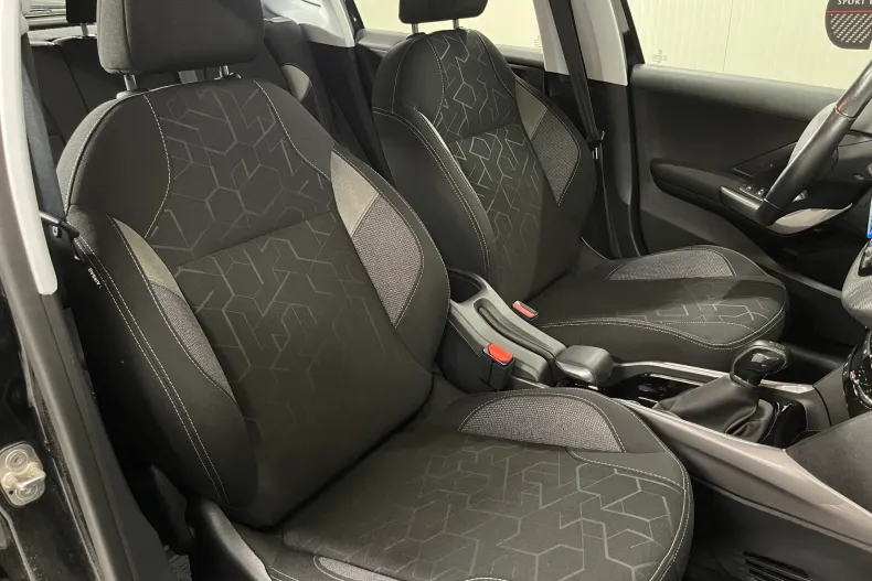 Peugeot 2008 din 2020 cu 82.915 km - oferta PEU153206 - foto 9