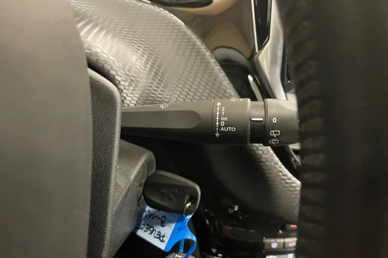 Peugeot 2008 din 2020 cu 82.915 km - oferta PEU153206 - foto 20