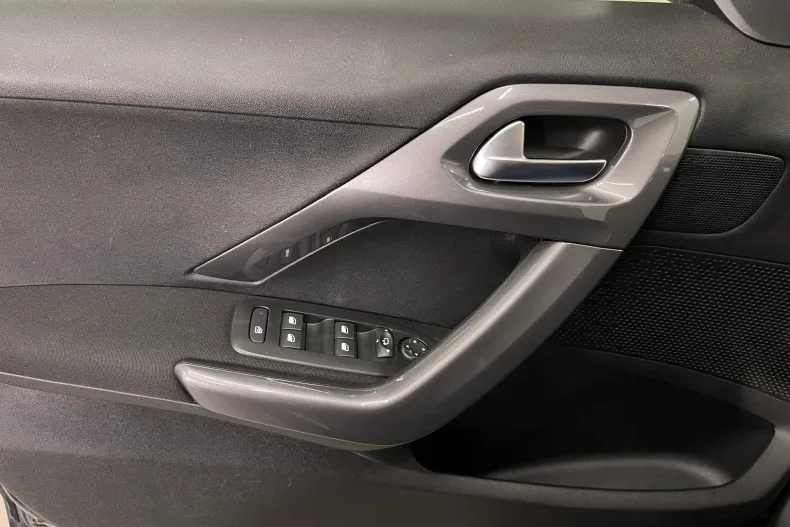 Peugeot 2008 din 2020 cu 82.915 km - oferta PEU153206 - foto 21