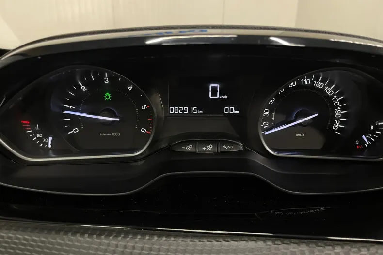 Peugeot 2008 din 2020 cu 82.915 km - oferta PEU153206 - foto 23