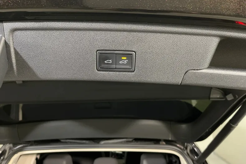 Volkswagen Touareg din 2020 cu 116.806 km - oferta VOL153207 - foto 24