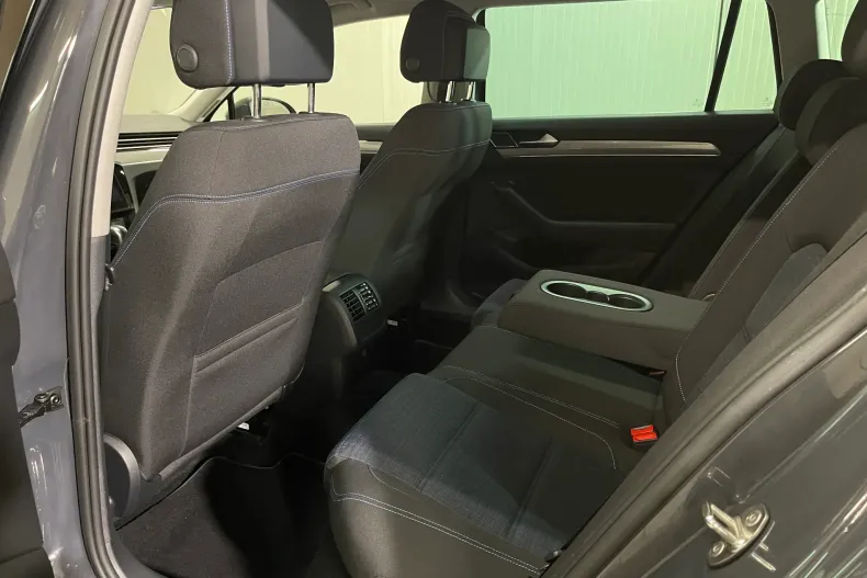 Volkswagen Passat din 2021 cu 73.658 km - oferta VOL153213 - foto 10