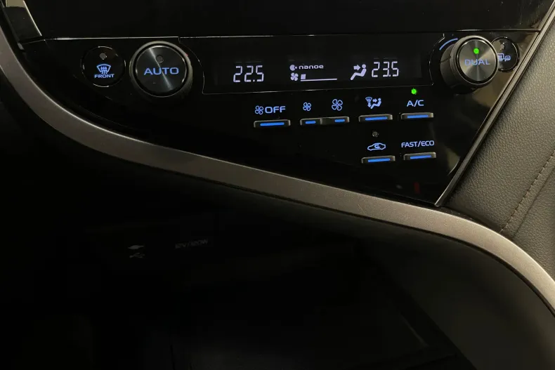 Toyota Camry din 2021 cu 50.064 km - oferta TOY153221 - foto 18