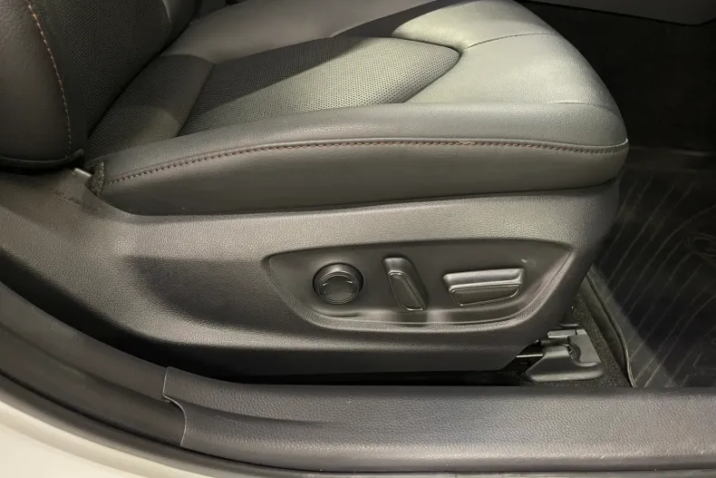 Toyota Camry din 2021 cu 50.064 km - oferta TOY153221 - foto 20