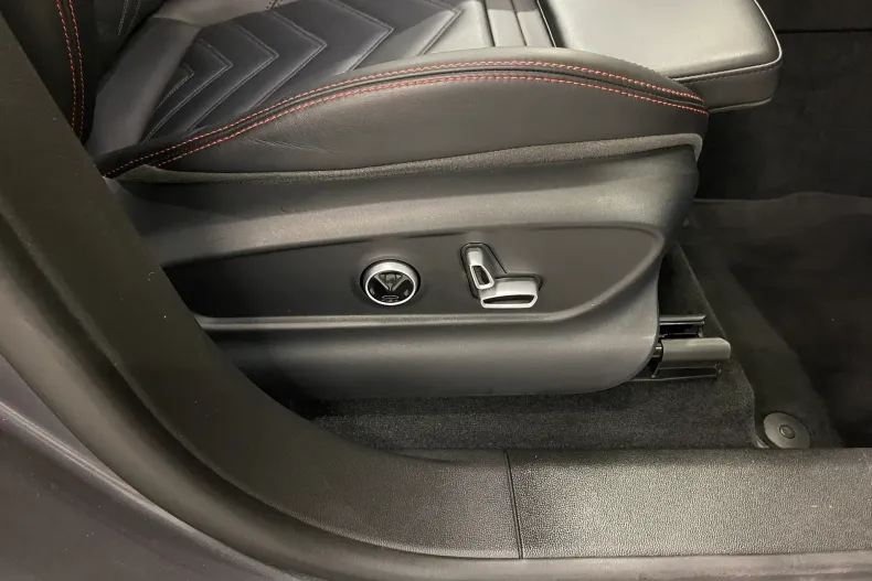 Maserati Grecale din 2023 cu 70.406 km - oferta MAS153226 - foto 30