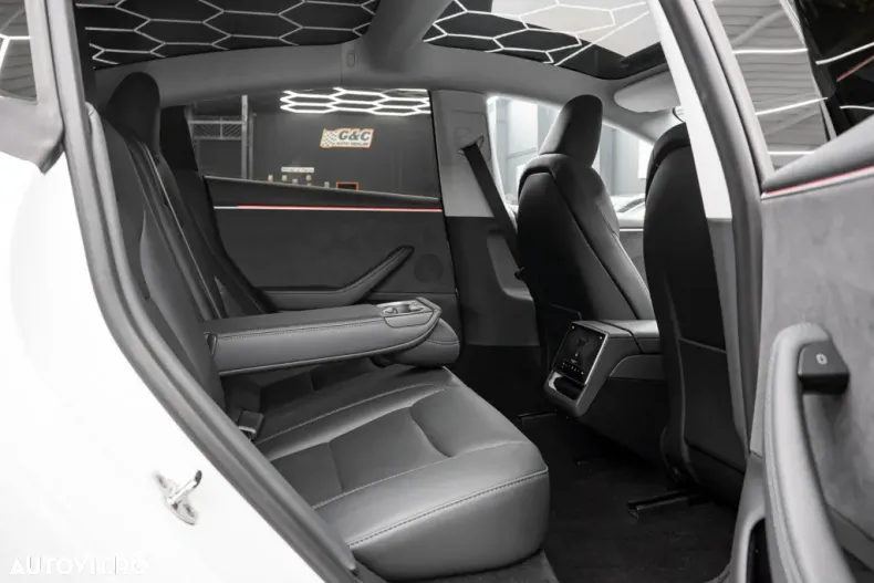 Tesla Model 3 din 2024 cu 15.000 km - oferta TES153234 - foto 14