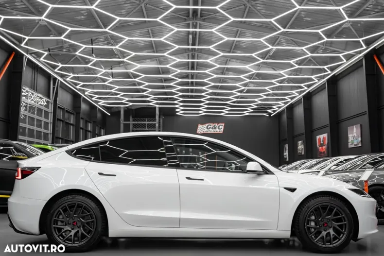 Tesla Model 3 din 2024 cu 15.000 km - oferta TES153234 - foto 31