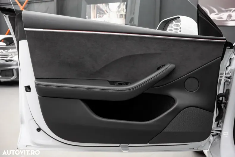 Tesla Model 3 din 2024 cu 15.000 km - oferta TES153234 - foto 38