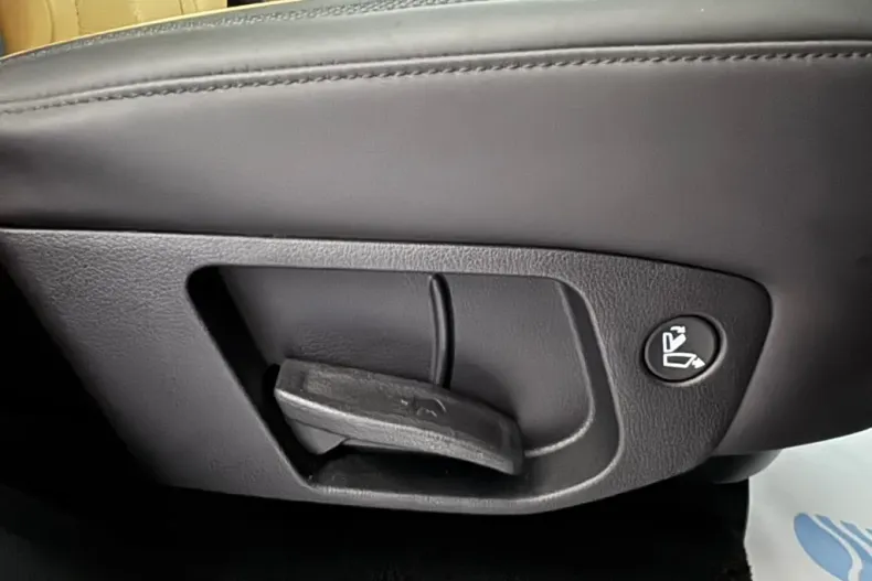 Hyundai SANTA FE din 2022 cu 73.865 km - oferta HYU153242 - foto 26