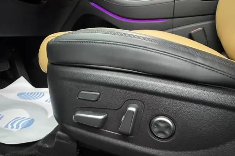 Hyundai SANTA FE din 2022 cu 73.865 km - oferta HYU153242 - foto 34