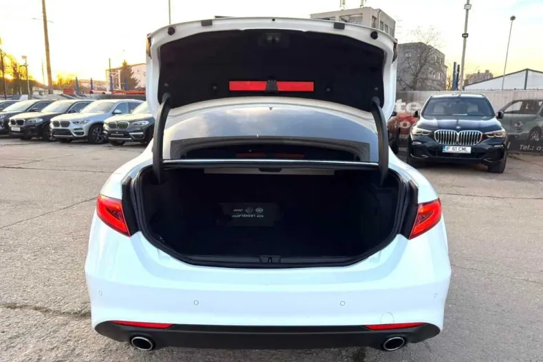 Alfa Romeo Giulia din 2020 cu 84.000 km - oferta ALF153255 - foto 13