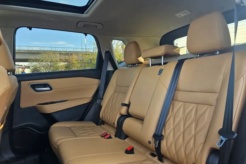 Nissan X-Trail din 2025 cu 2.500 km - oferta NIS153261 - foto 12