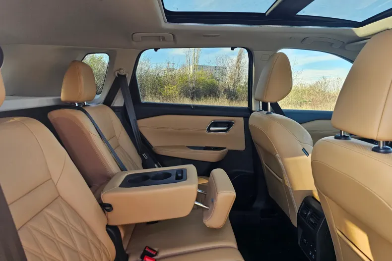 Nissan X-Trail din 2025 cu 2.500 km - oferta NIS153261 - foto 13