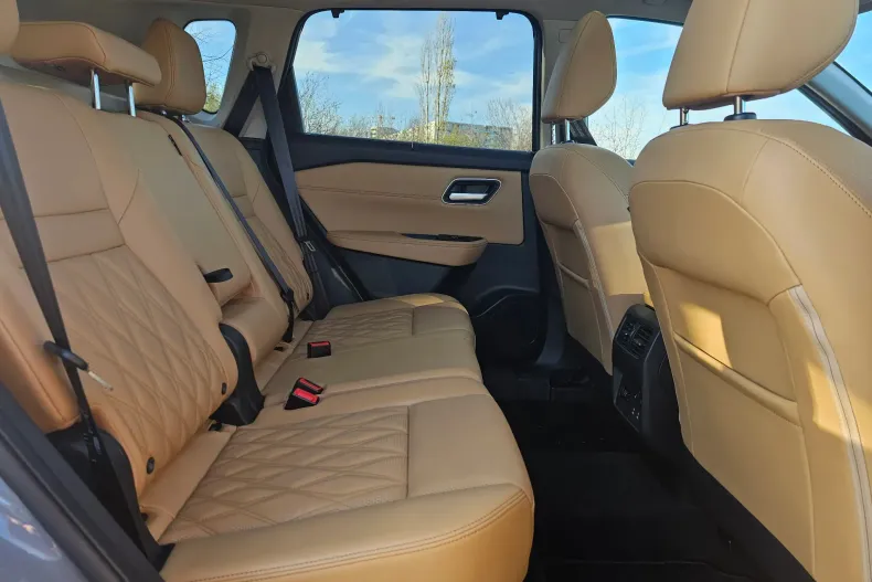 Nissan X-Trail din 2025 cu 2.500 km - oferta NIS153261 - foto 15