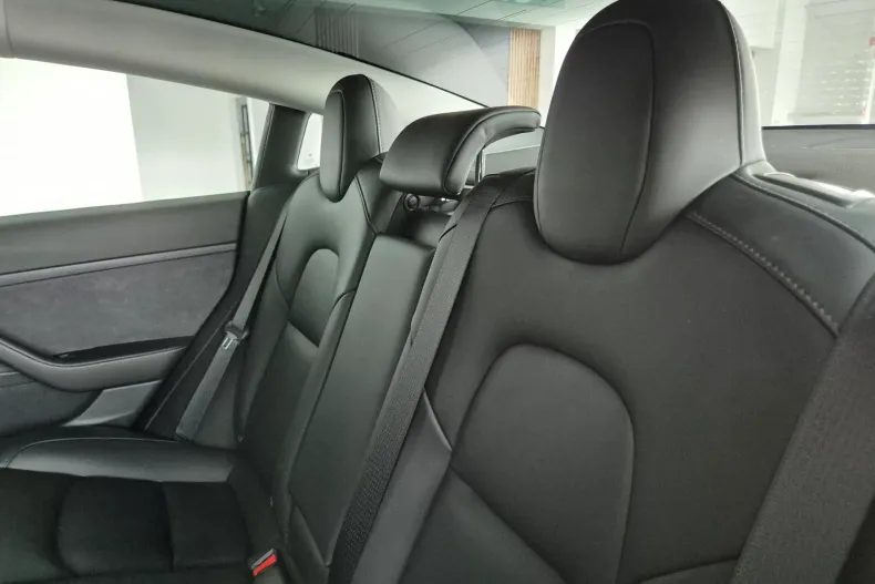 Tesla Model 3 din 2022 cu 58.000 km - oferta TES153277 - foto 14