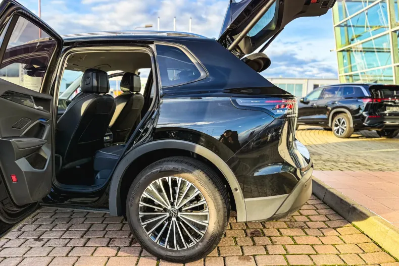 Volkswagen Tiguan din 2025 cu 2.130 km - oferta VOL153280 - foto 18