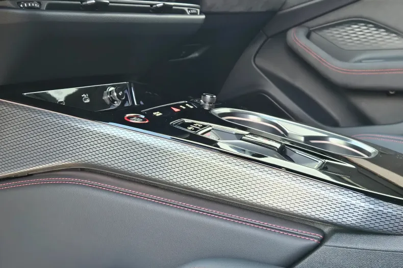 Audi A6 din 2025 cu 1.256 km - oferta AUD153283 - foto 12