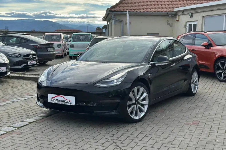 Tesla Model 3 din 2020 cu 69.854 km - oferta TES153286 - foto 1