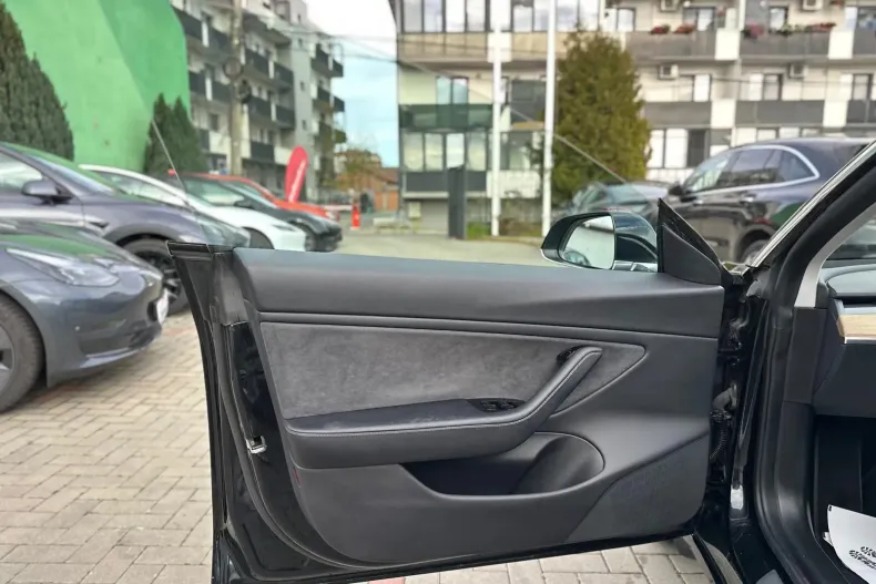 Tesla Model 3 din 2020 cu 69.854 km - oferta TES153286 - foto 40