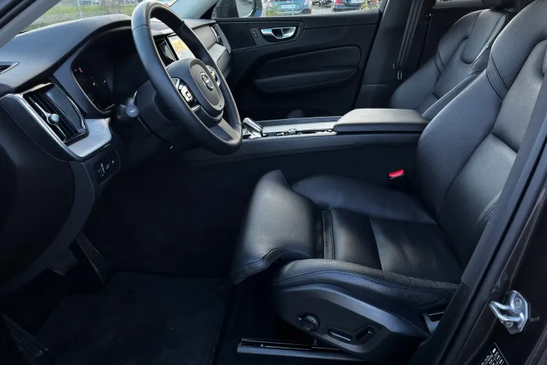 Volvo XC60 din 2021 cu 82.699 km - oferta VOL153299 - foto 10