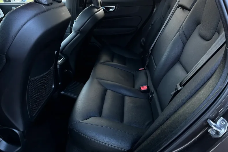 Volvo XC60 din 2021 cu 82.699 km - oferta VOL153299 - foto 11